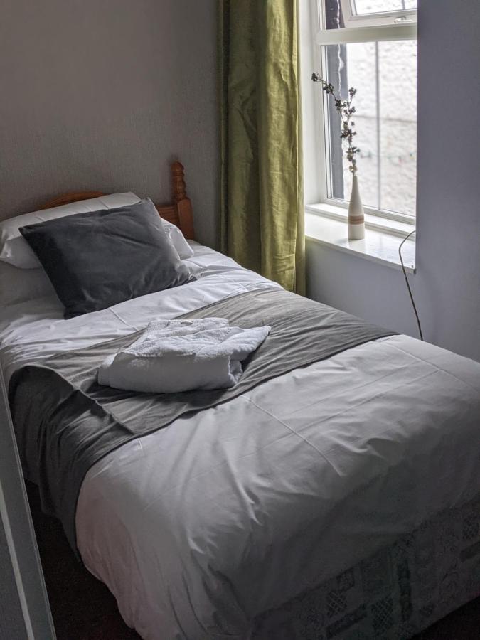 Crown Hotel Langholm Δωμάτιο φωτογραφία